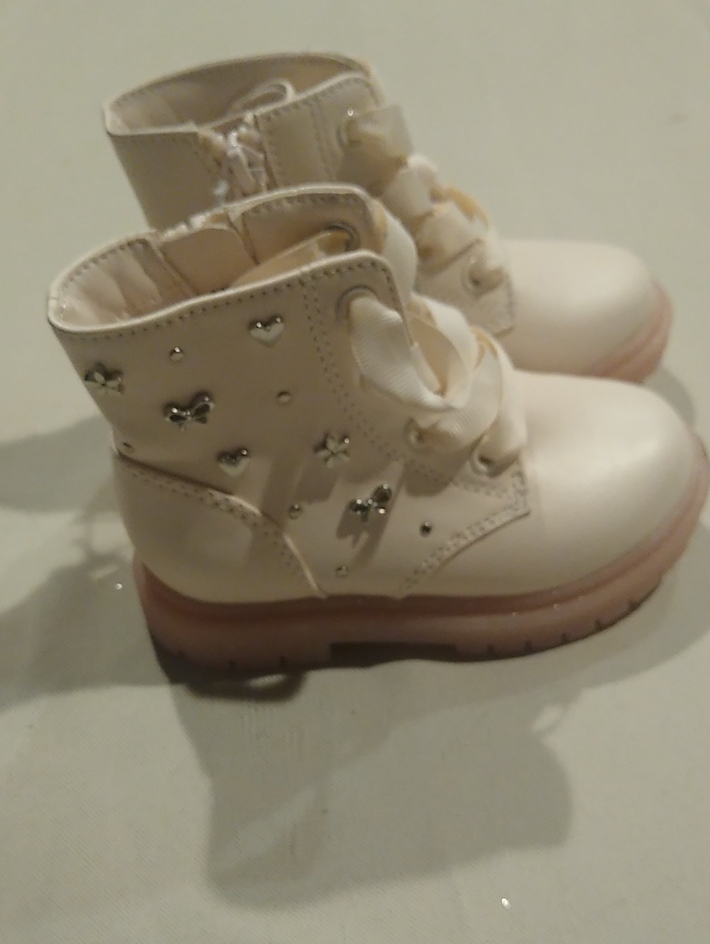 New Cat & Jack Toddler Cream Girls' Ankle Boots with Heart & Star Studs Size 7.